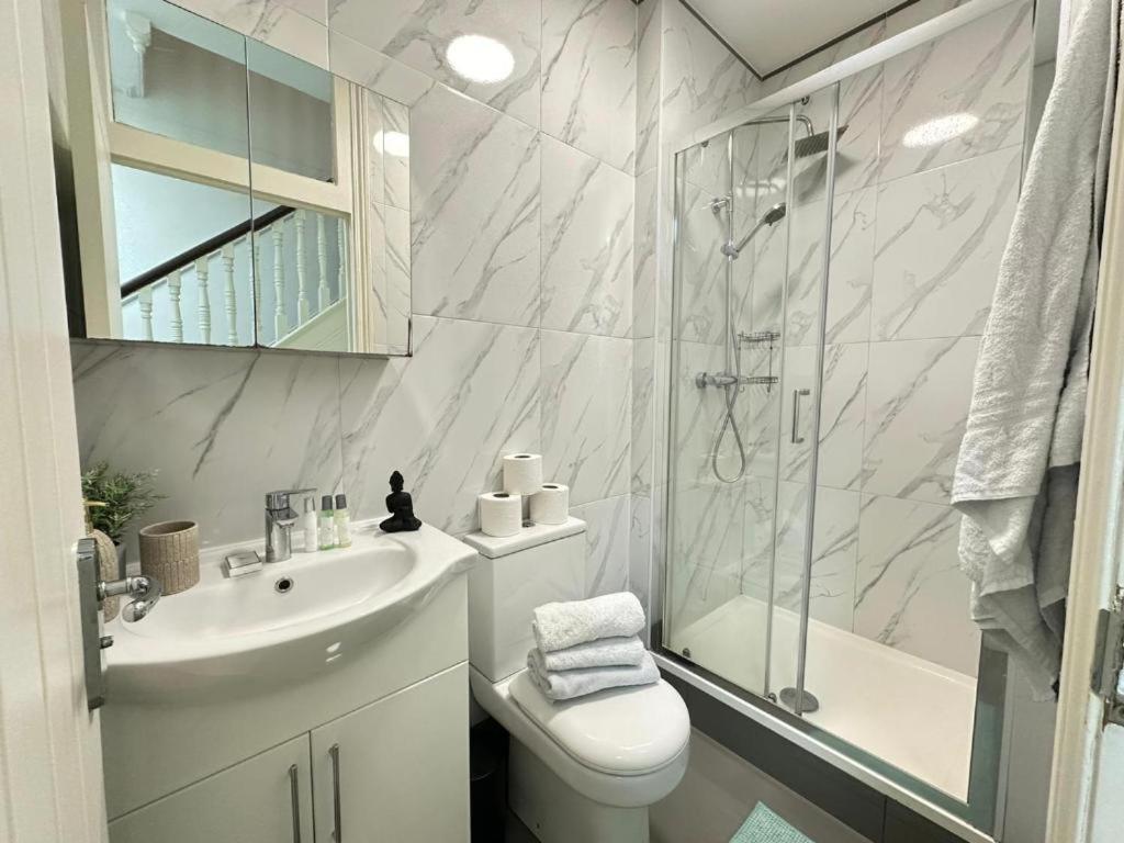 Luxury Four Bedroom Near Oxford Street Appartamento *